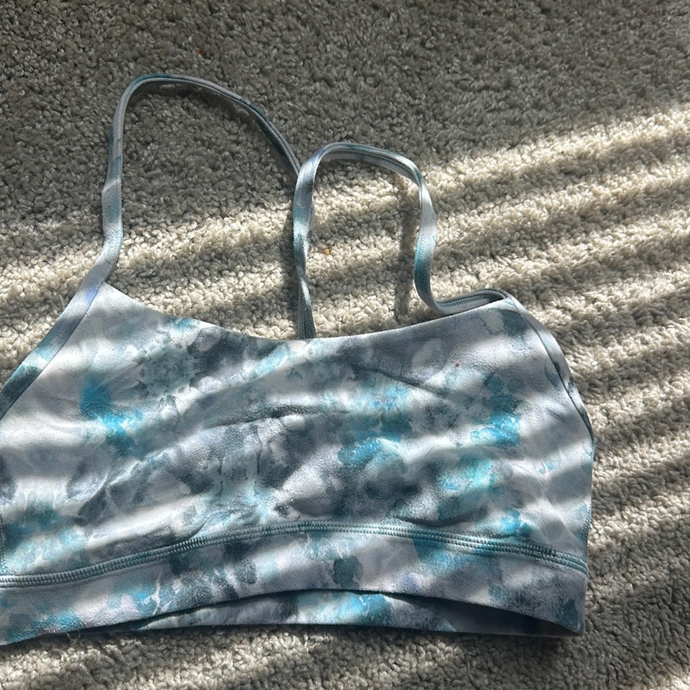 Lululemon flow y nulu yoga bra size 4 watercolor print